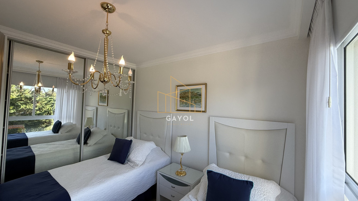 Apartamento ID.622 - Venta apartamento 3 dormitorios en Playa Mansa - Punta del Este