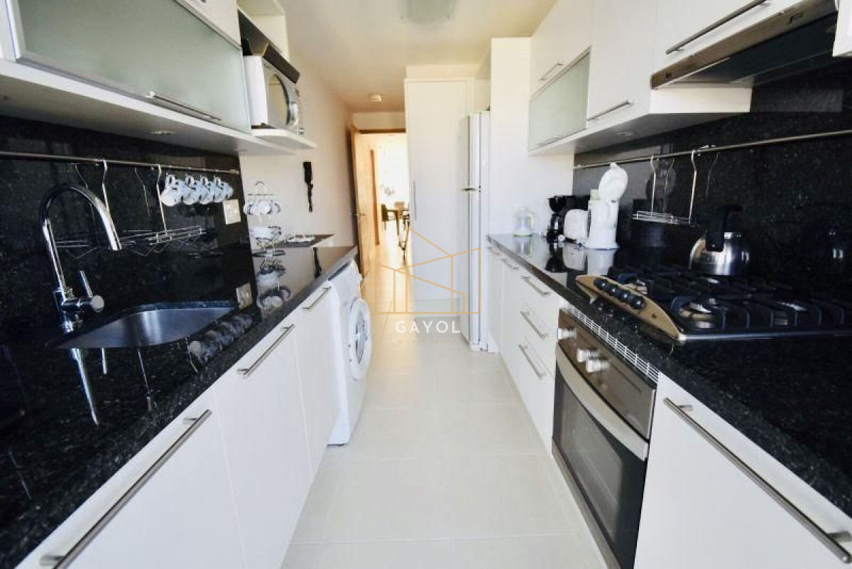 Apartamento ID.588 - Apartamento en venta Playa Mansa 2 dormitorios