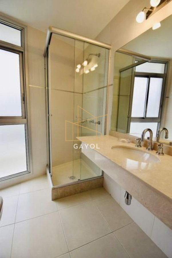 Apartamento ID.935 - Apartamento en venta Playa Mansa 3 dormitorios SEASONS