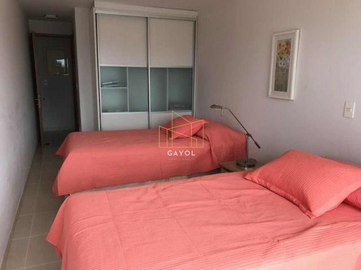 Apartamento ID.587 - Apartamento en alquiler temporario Playa Mansa 2 dormitorios