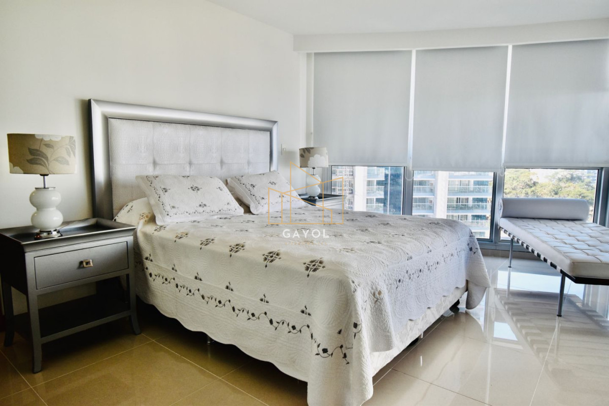 Apartamento ID.660 - Apartamento en venta Playa Mansa 3 dormitorios