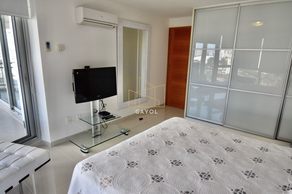 Apartamento ID.660 - Apartamento en venta Playa Mansa 3 dormitorios