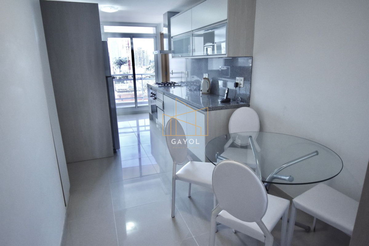 Apartamento ID.660 - Apartamento en venta Playa Mansa 3 dormitorios