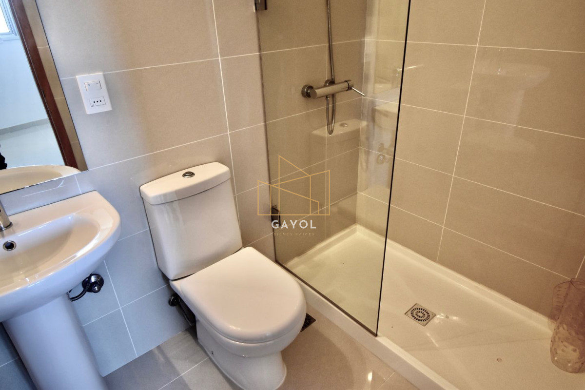 Apartamento ID.660 - Apartamento en venta Playa Mansa 3 dormitorios