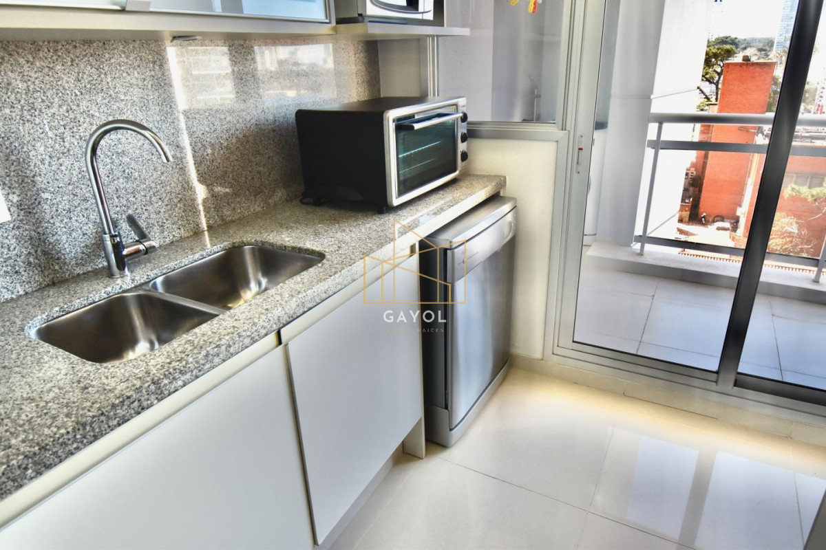 Apartamento ID.660 - Apartamento en venta Playa Mansa 3 dormitorios