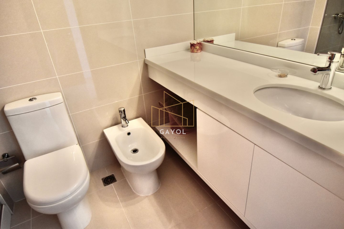 Apartamento ID.660 - Apartamento en venta Playa Mansa 3 dormitorios