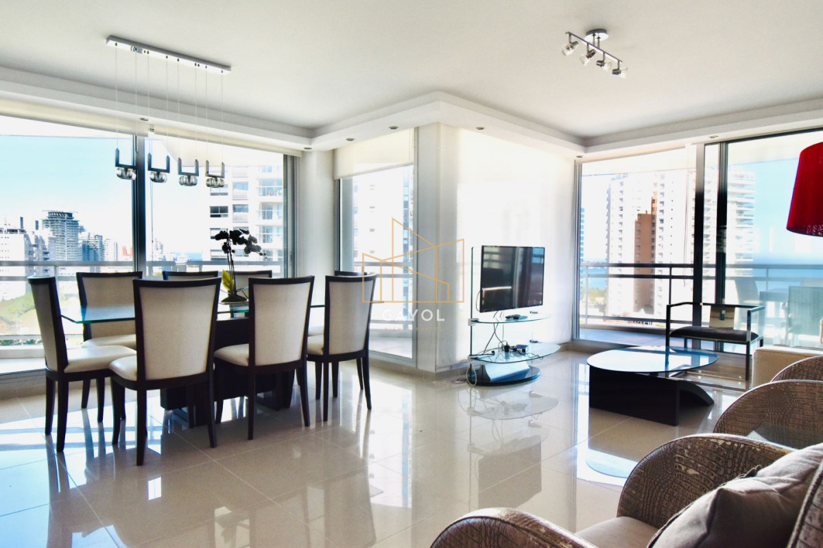 Apartamento ID.660 - Apartamento en venta Playa Mansa 3 dormitorios