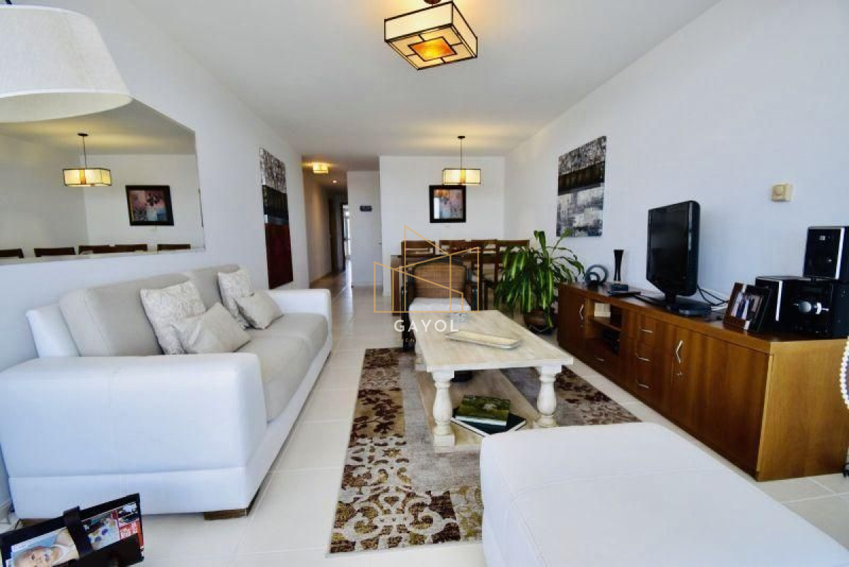 Apartamento ID.527 - Apartamento en alquiler temporario Playa Mansa 2 dormitorios