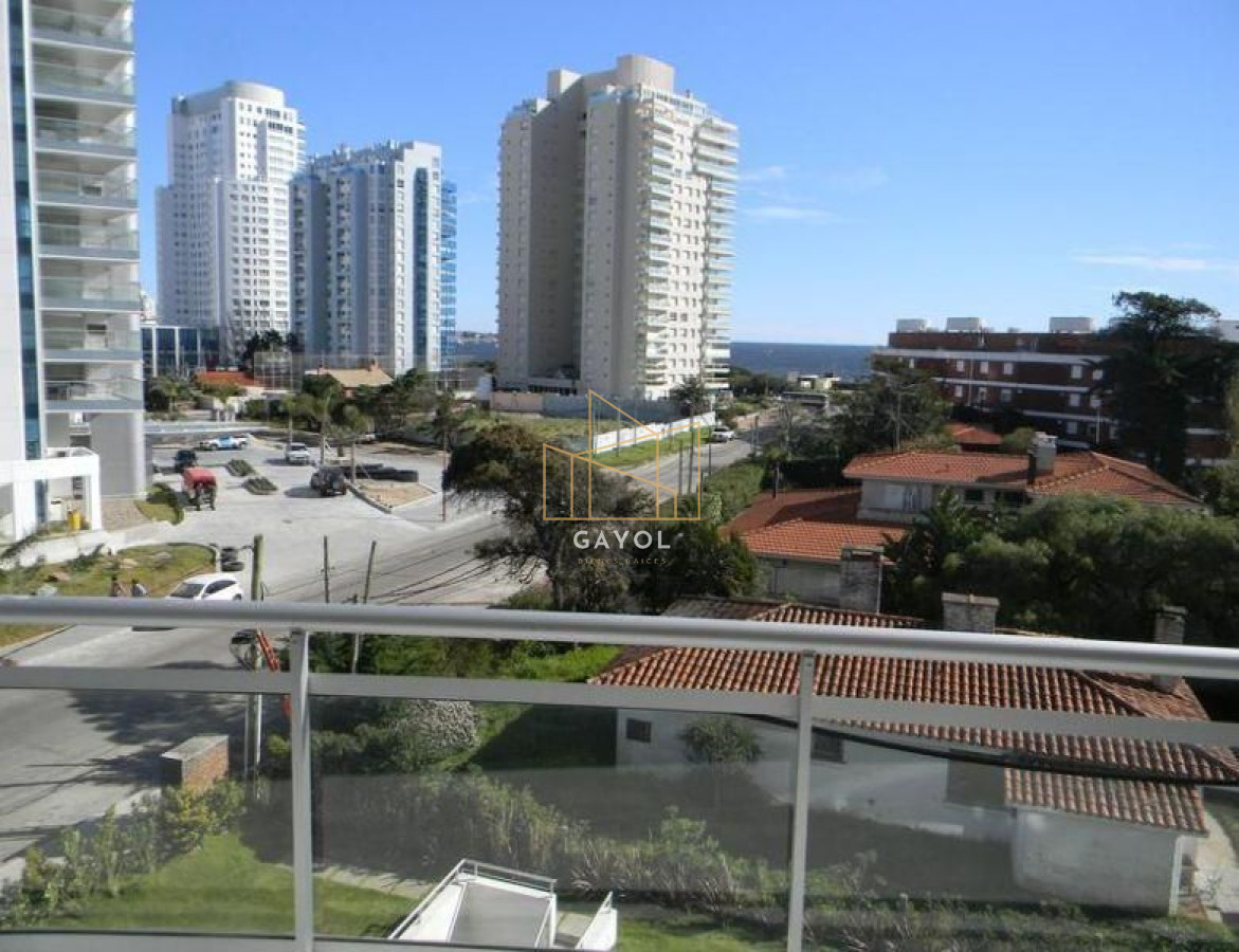 Apartamento ID.661 - Apartamento en Venta Playa Mansa 3 dormitorios Sunrise Tower