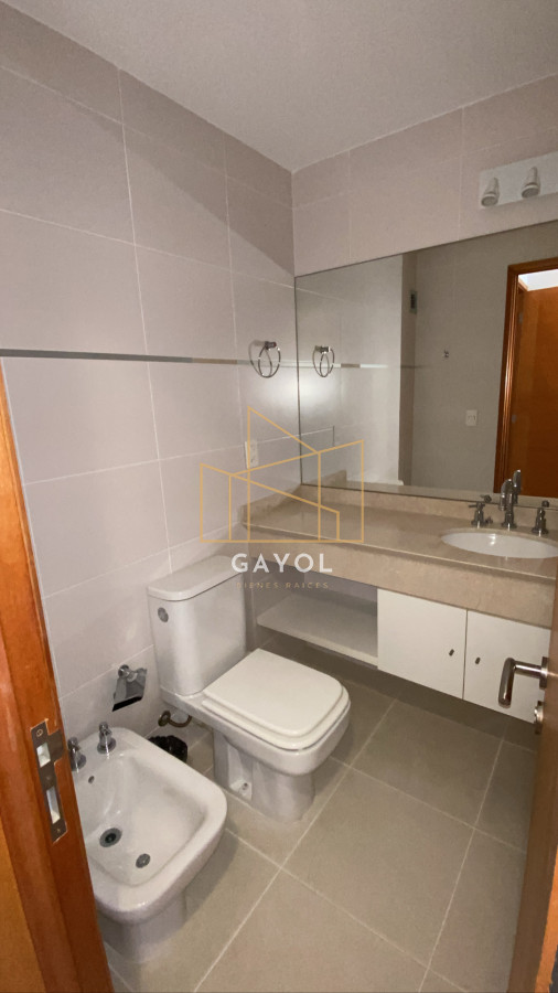 Apartamento ID.587 - Apartamento en alquiler temporario Playa Mansa 2 dormitorios