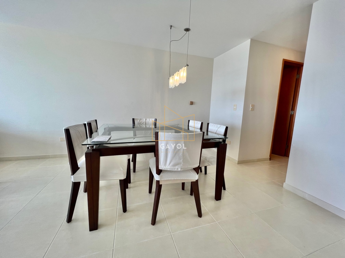 Apartamento ID.424 - Apartamento en alquiler temporario Playa Mansa 2 dormitorios SEASONS TOWER
