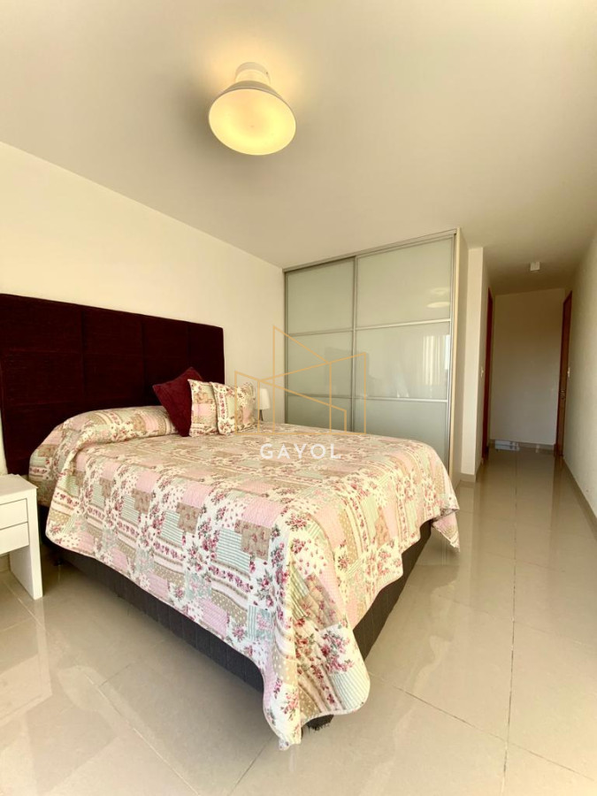 Apartamento ID.661 - Apartamento en Venta Playa Mansa 3 dormitorios Sunrise Tower