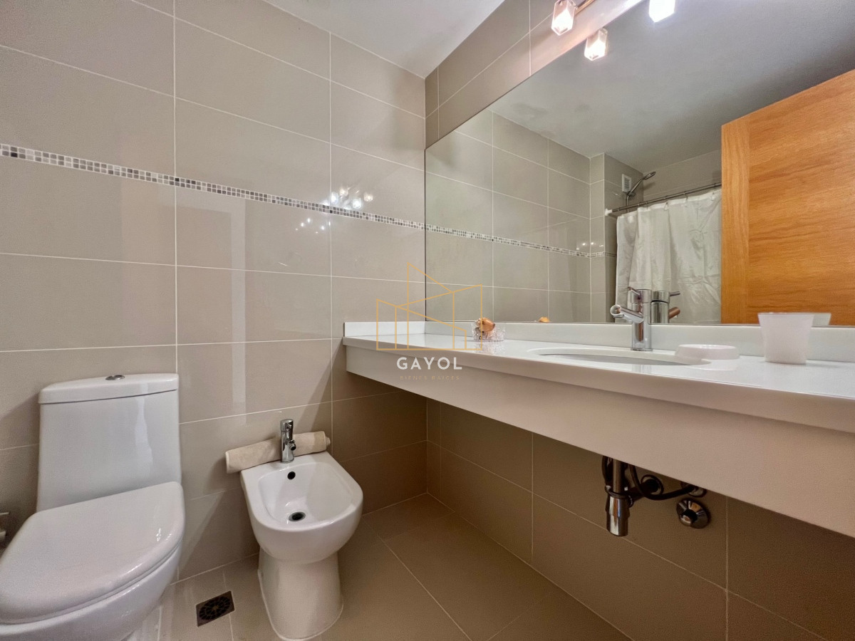 Apartamento ID.659 - APARTAMENTO DE 3 DORMITORIOS EN ALQUILER TEMPORARIO SUNRISE TOWER PLAYA MANSA