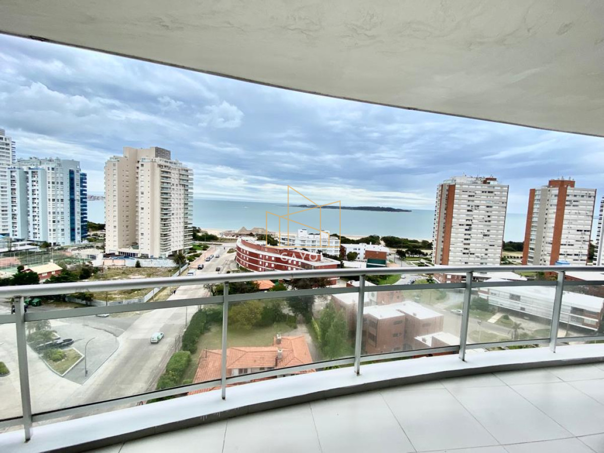 Apartamento ID.662 - Alquiler temporal Apartamento 3 DORMITORIOS y dependencia en PLAYA MANSA, Punta del este