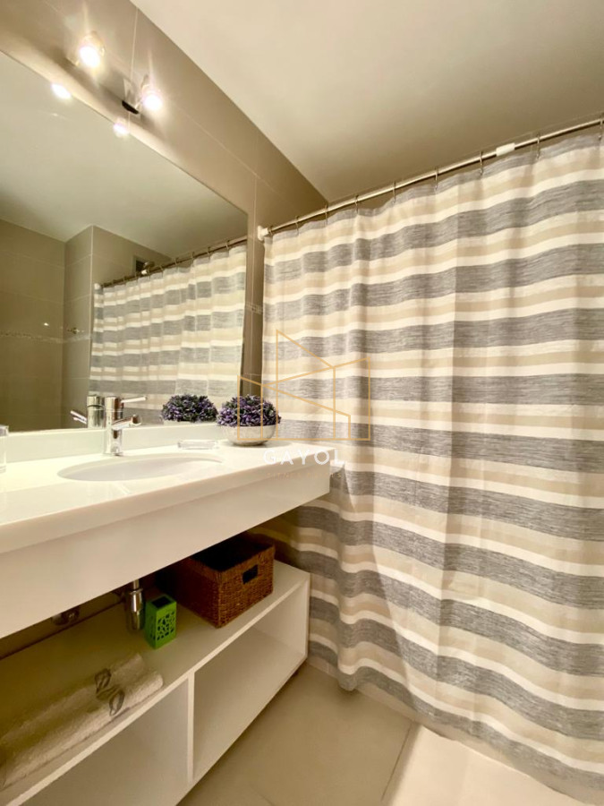 Apartamento ID.661 - Apartamento en Venta Playa Mansa 3 dormitorios Sunrise Tower