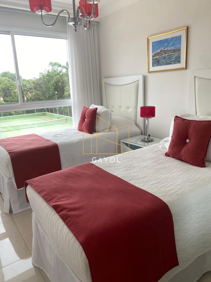 Apartamento ID.622 - Venta apartamento 3 dormitorios en Playa Mansa - Punta del Este
