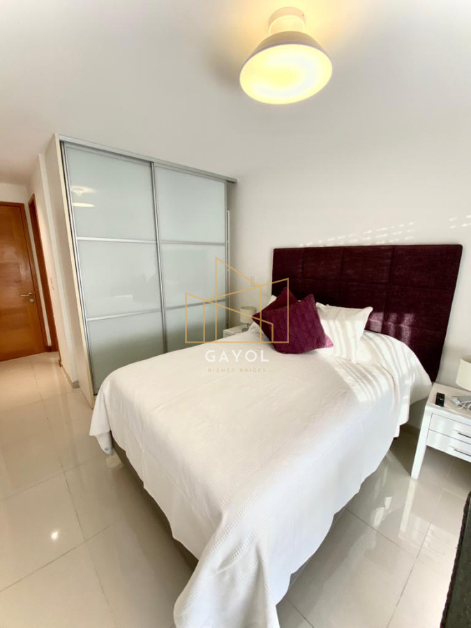 Apartamento ID.661 - Apartamento en Venta Playa Mansa 3 dormitorios Sunrise Tower