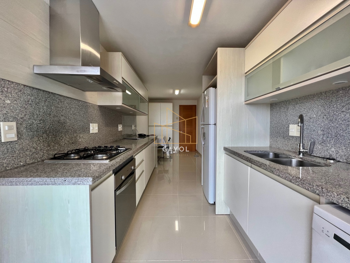 Apartamento ID.659 - APARTAMENTO DE 3 DORMITORIOS EN ALQUILER TEMPORARIO SUNRISE TOWER PLAYA MANSA