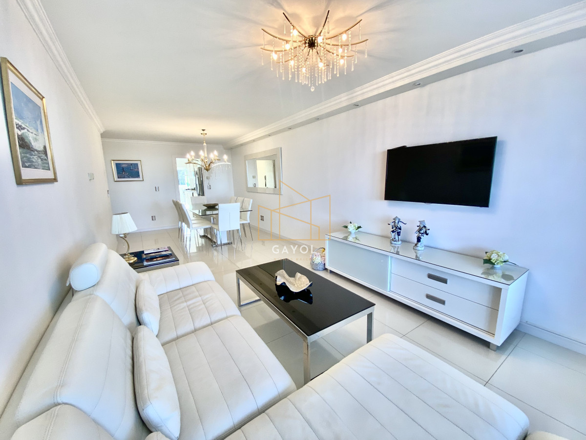 Apartamento ID.622 - Venta apartamento 3 dormitorios en Playa Mansa - Punta del Este
