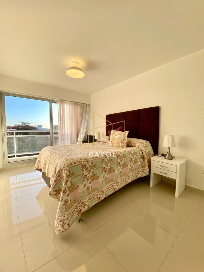 Apartamento ID.661 - Apartamento en Venta Playa Mansa 3 dormitorios Sunrise Tower