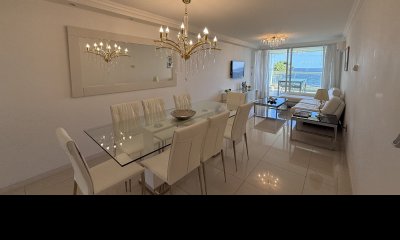 Venta apartamento 3 dormitorios en Playa Mansa - Punta del Este