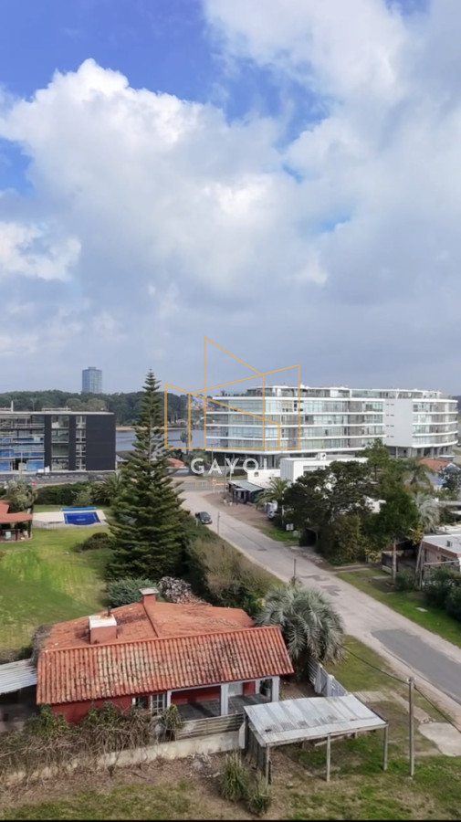 Casa ID.1321 - OPORTUNIDAD CASA DE 3 DORMOTORIOS CON 600 M2 DE TERRENO  EN UNA DEL LAS MEJORES ZONAS DE LA BARRA EL TESORO, 2 PADRONES SE VENDEN JUNTOS