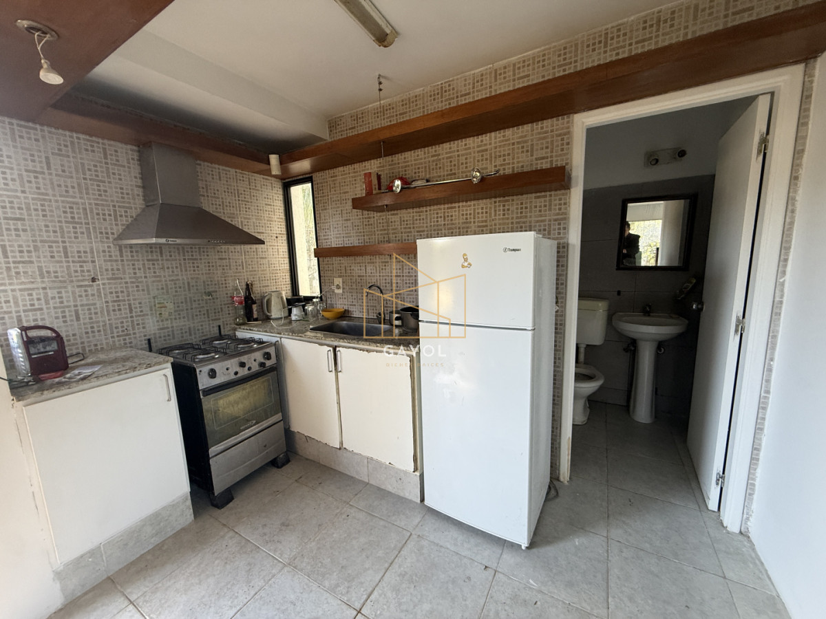 Casa ID.1321 - OPORTUNIDAD CASA DE 3 DORMOTORIOS CON 600 M2 DE TERRENO  EN UNA DEL LAS MEJORES ZONAS DE LA BARRA EL TESORO, 2 PADRONES SE VENDEN JUNTOS