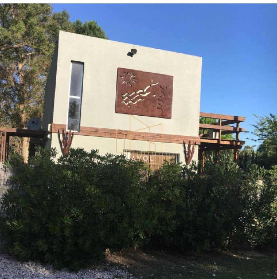 Casa ID.1321 - OPORTUNIDAD CASA DE 3 DORMOTORIOS CON 600 M2 DE TERRENO  EN UNA DEL LAS MEJORES ZONAS DE LA BARRA EL TESORO, 2 PADRONES SE VENDEN JUNTOS
