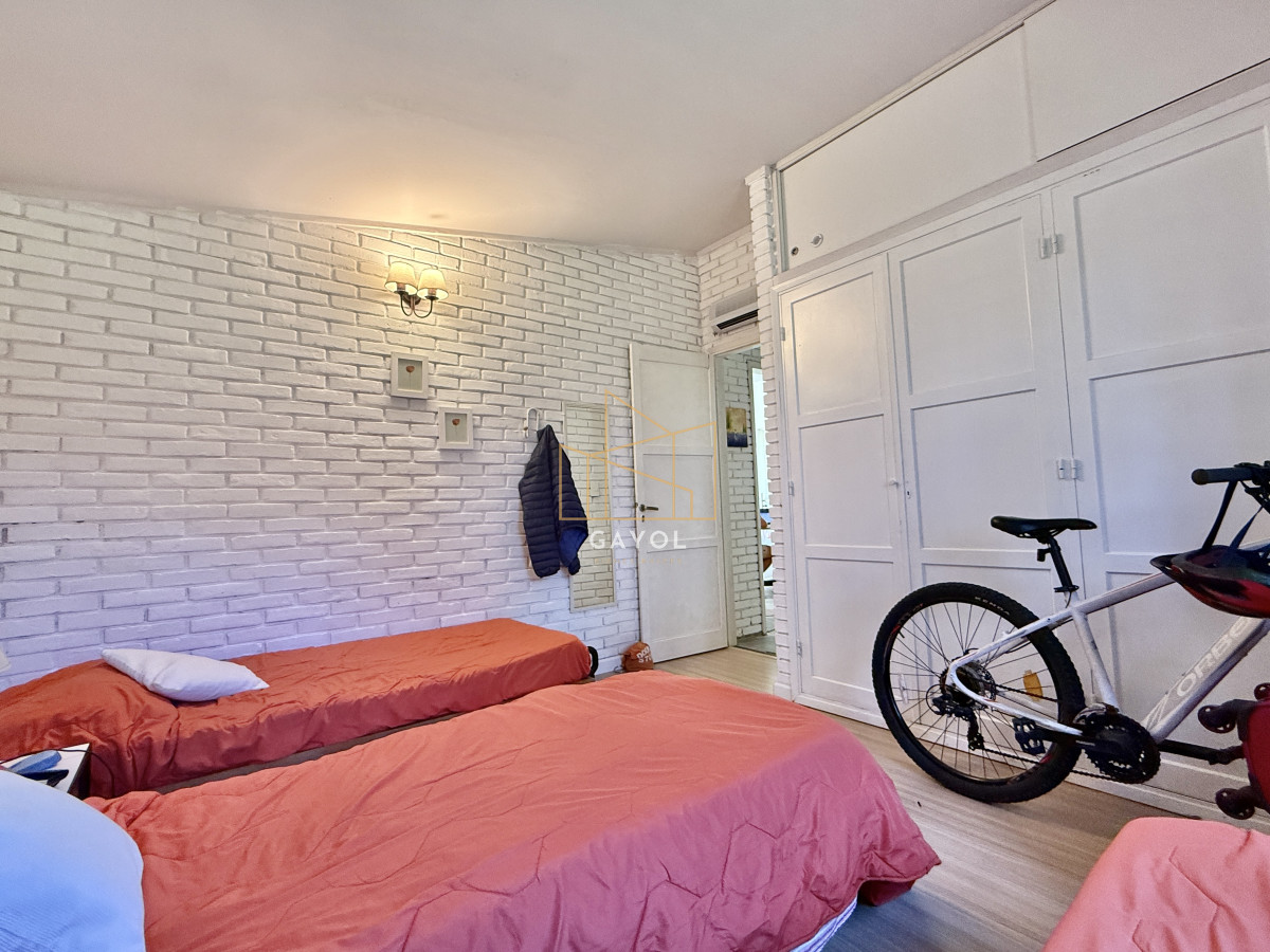 Casa ID.1077 - Casa en venta - Ubicación estratégica y gran terreno