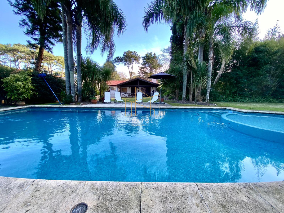 Casa ID.502 - Alquiler Casa  3 dormitorios mas dependencia San Rafael (Punta del Este)