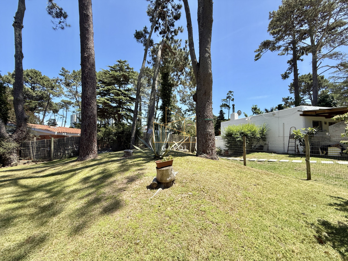 Casa ID.1077 - Casa en venta - Ubicación estratégica y gran terreno