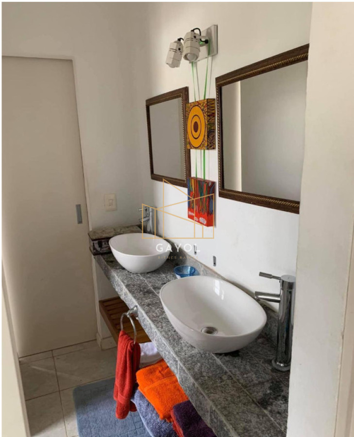 Casa ID.1321 - OPORTUNIDAD CASA DE 3 DORMOTORIOS CON 600 M2 DE TERRENO  EN UNA DEL LAS MEJORES ZONAS DE LA BARRA EL TESORO, 2 PADRONES SE VENDEN JUNTOS