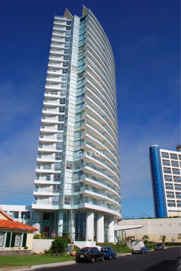Apartamento ID.424 - Apartamento en alquiler temporario Playa Mansa 2 dormitorios SEASONS TOWER