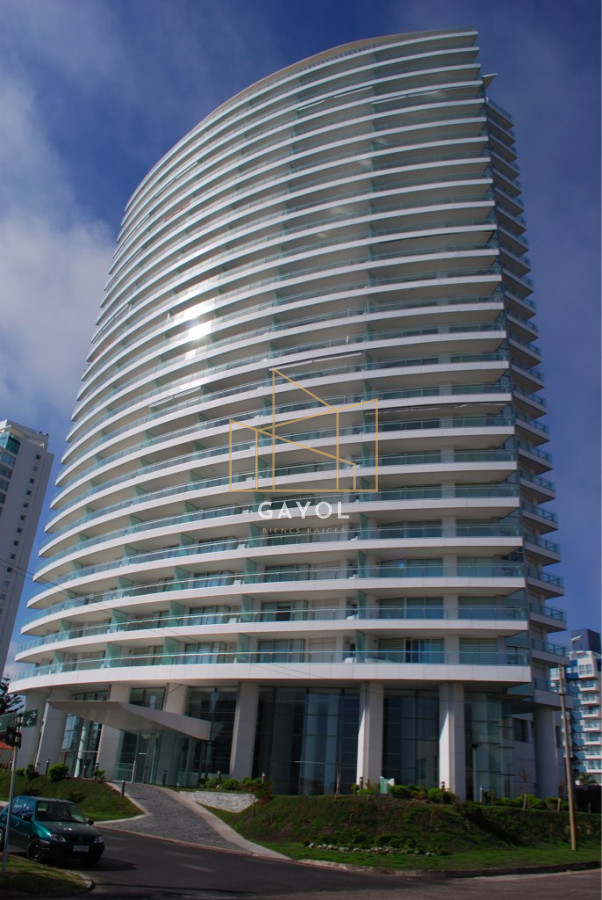 Apartamento ID.424 - Apartamento en alquiler temporario Playa Mansa 2 dormitorios SEASONS TOWER