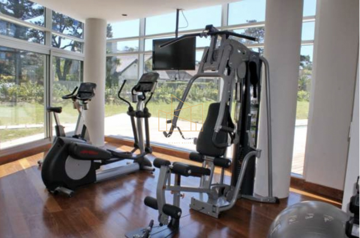 Apartamento ID.657 - APARTAMENTO EN VENTA SUNRISE TOWER 2 DORMITORIOS MAS SERVICIO PUNTA DEL ESTE