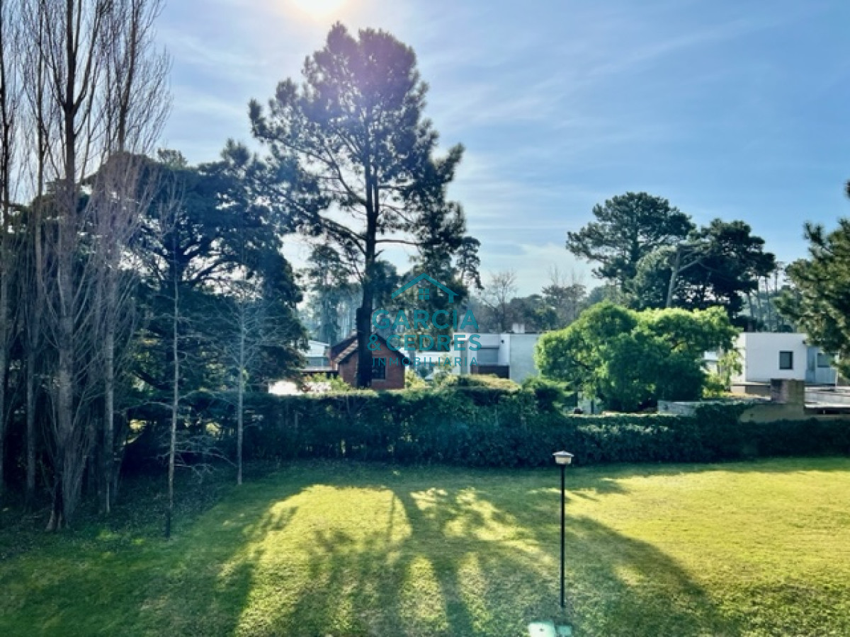 Casa ID.319 - Casa en venta, punta del este, 2 dormitorios, Barrio privado parque pinares