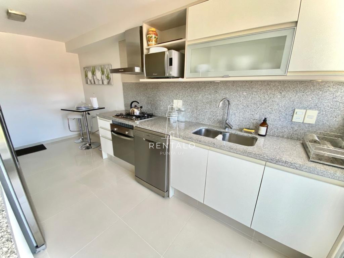 Apartamento ID.820 - APARTAMENTO EN VENTA SUNRISE TOWER 2 DORMITORIOS MAS SERVICIO PUNTA DEL ESTE