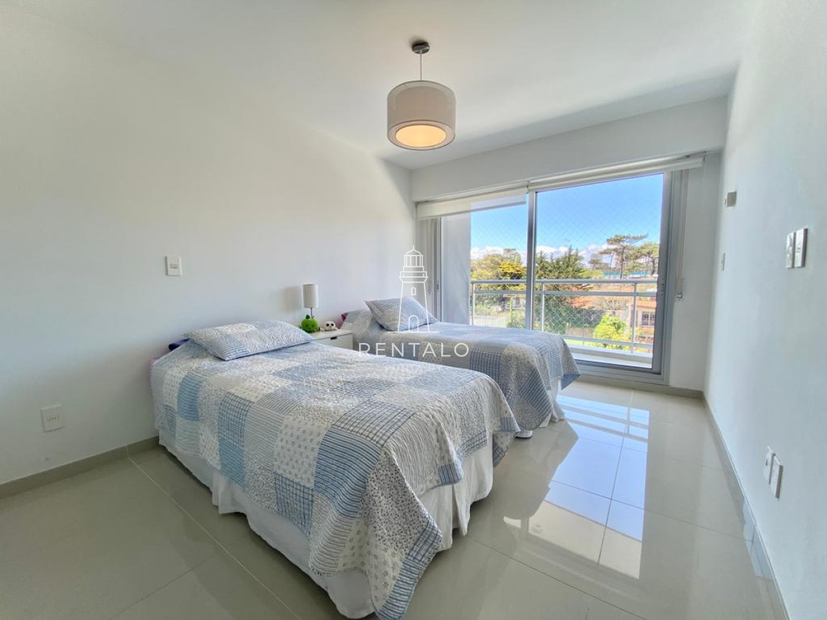 Apartamento ID.820 - APARTAMENTO EN VENTA SUNRISE TOWER 2 DORMITORIOS MAS SERVICIO PUNTA DEL ESTE