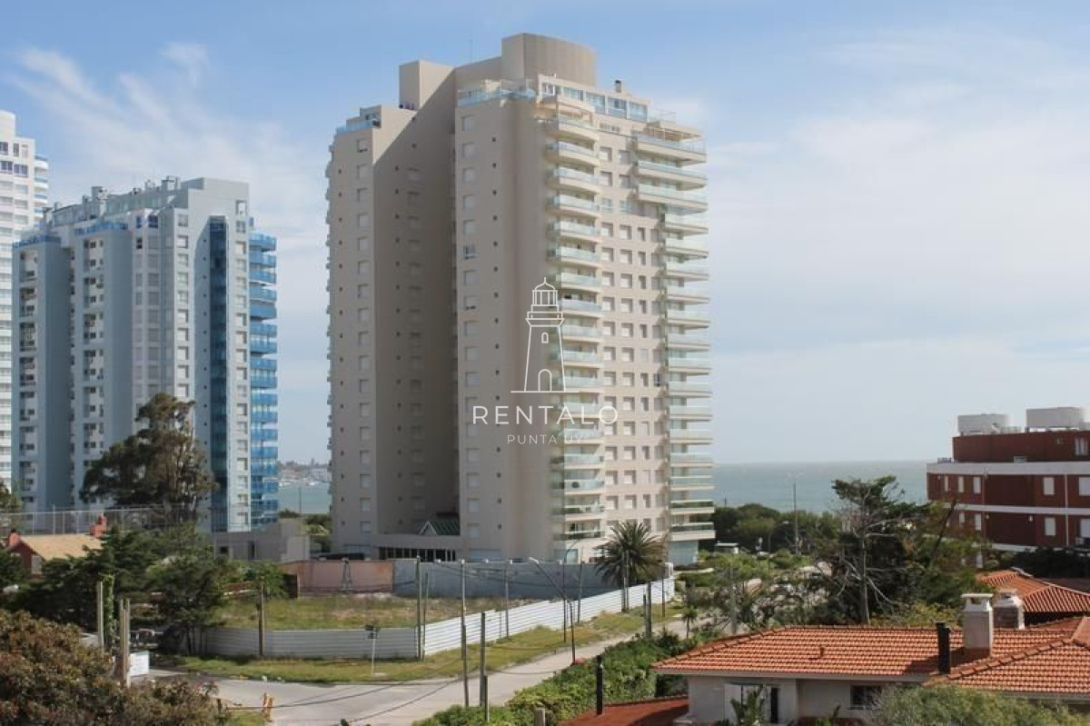 Apartamento ID.820 - APARTAMENTO EN VENTA SUNRISE TOWER 2 DORMITORIOS MAS SERVICIO PUNTA DEL ESTE