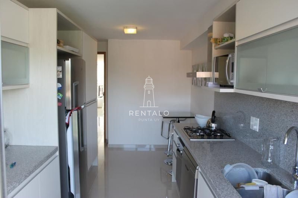 Apartamento ID.820 - APARTAMENTO EN VENTA SUNRISE TOWER 2 DORMITORIOS MAS SERVICIO PUNTA DEL ESTE