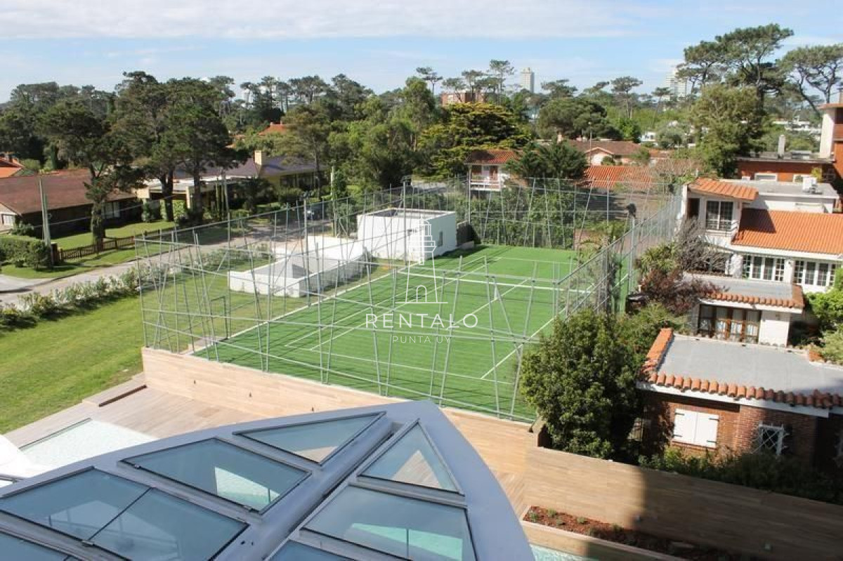 Apartamento ID.820 - APARTAMENTO EN VENTA SUNRISE TOWER 2 DORMITORIOS MAS SERVICIO PUNTA DEL ESTE