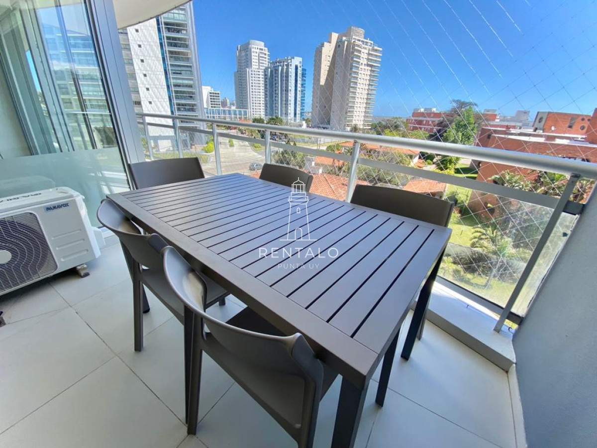 Apartamento ID.820 - APARTAMENTO EN VENTA SUNRISE TOWER 2 DORMITORIOS MAS SERVICIO PUNTA DEL ESTE