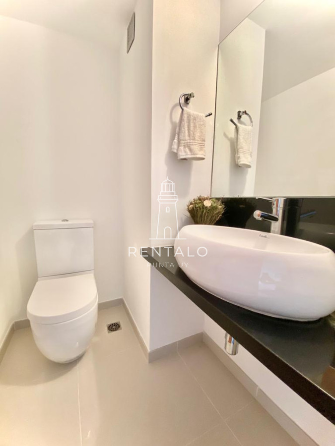 Apartamento ID.820 - APARTAMENTO EN VENTA SUNRISE TOWER 2 DORMITORIOS MAS SERVICIO PUNTA DEL ESTE