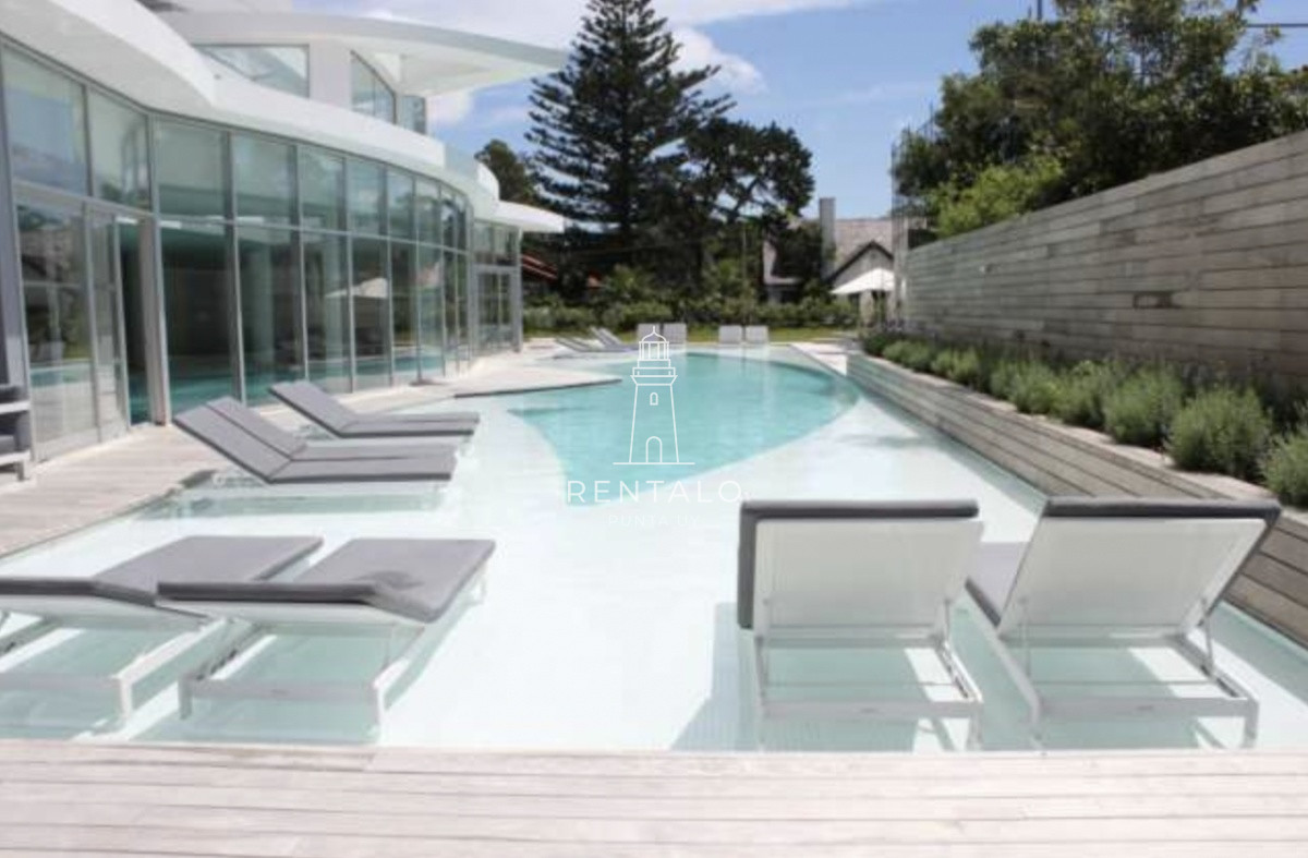 Apartamento ID.820 - APARTAMENTO EN VENTA SUNRISE TOWER 2 DORMITORIOS MAS SERVICIO PUNTA DEL ESTE