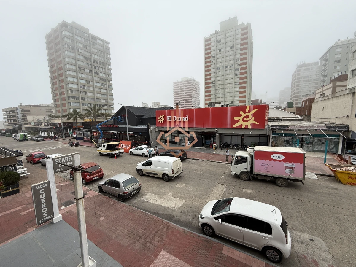 Apartamento de 1 dormitorios y medio en la peninsula.