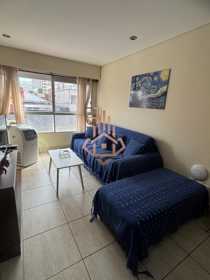 Apartamento de 1 dormitorios y medio en la peninsula.