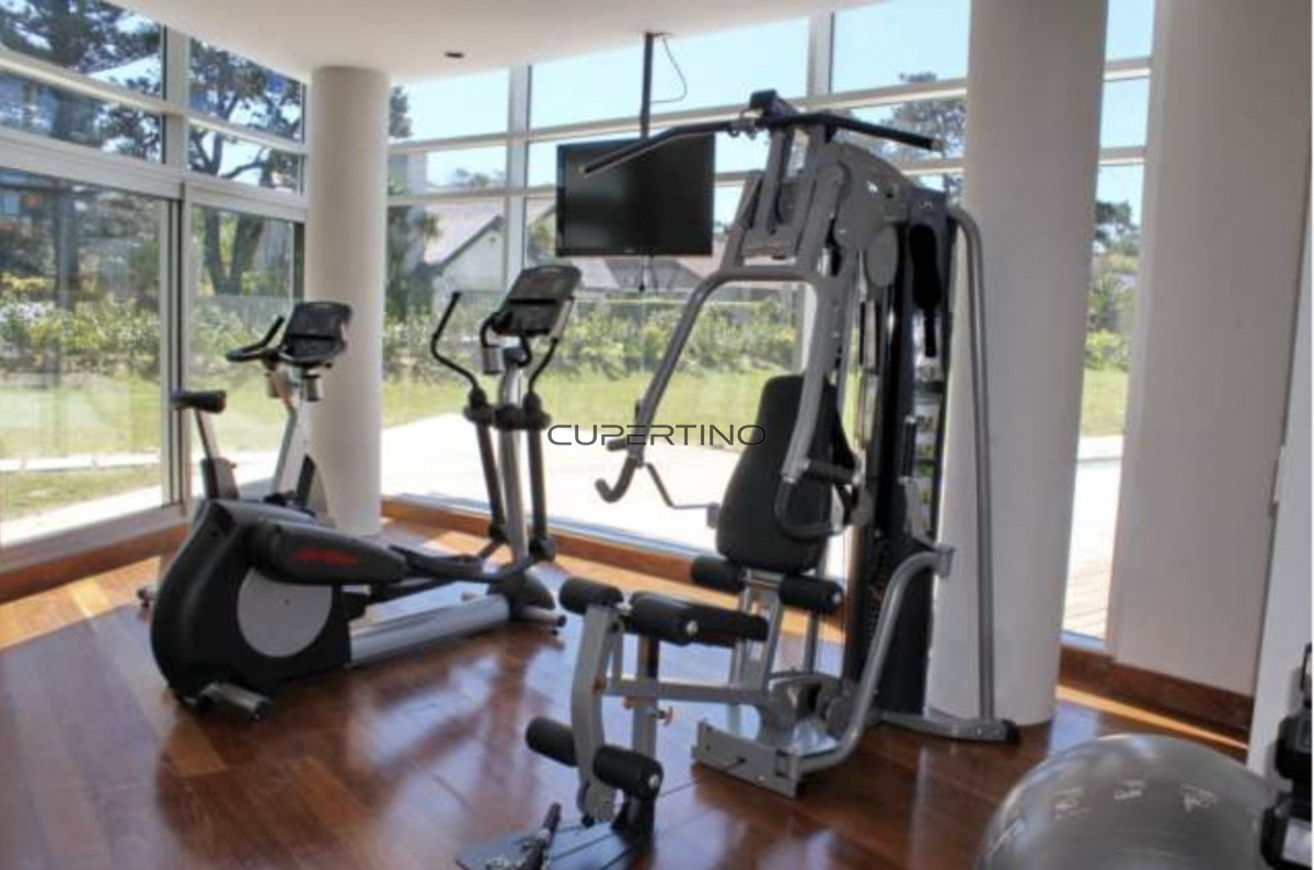 APARTAMENTO EN VENTA SUNRISE TOWER 2 DORMITORIOS MAS SERVICIO PUNTA DEL ESTE — foto 35