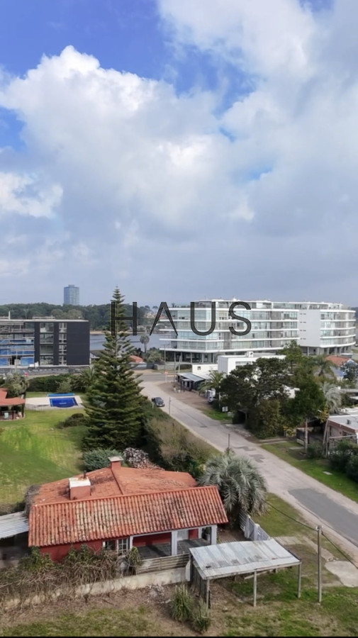 Casa ID.889 - OPORTINIDAD CASA DE 3 DORMOTORIOS CON 600 M2 DE TERRENO  EN UNA DEL LAS MEJORES ZONAS DE LA BARRA EL TESORO, 2 PADRONES SE VENDEN JUNTOS