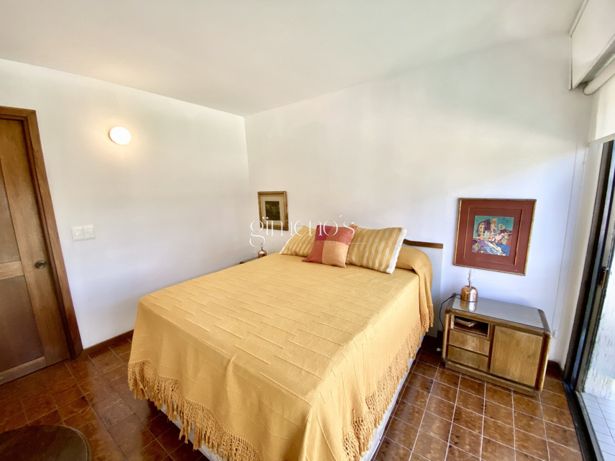 Apartamento ID.1067 - Apartamento de 3 dormitorios en Venta - Playa Mansa - Punta del Este 