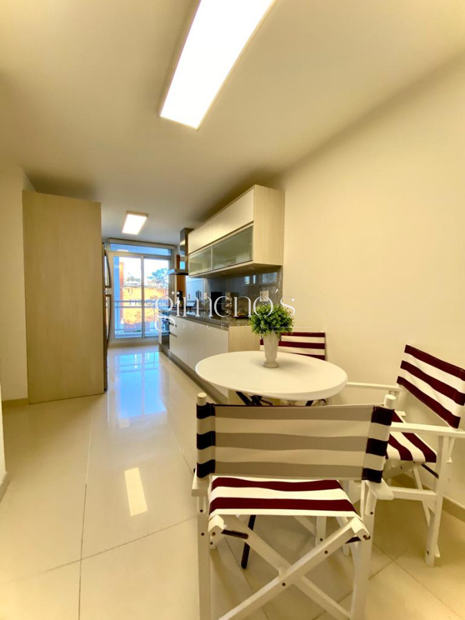 Apartamento ID.880 - Apartamento en Venta Playa Mansa 3 dormitorios Sunrise Tower